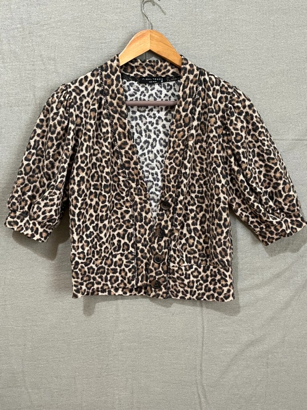 Leopard Animal Print Final Touch Cropped button front shirt jacket Sz M